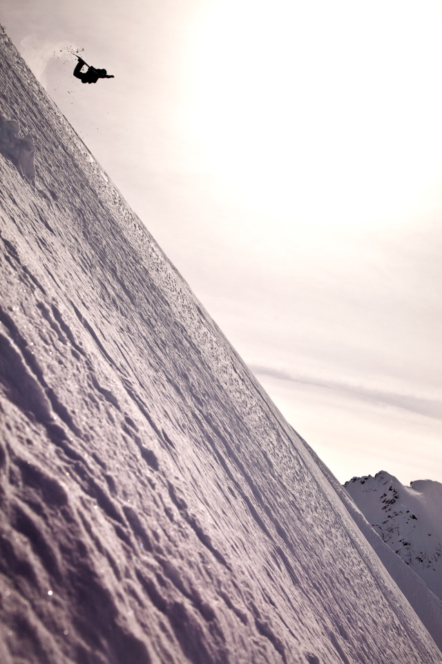 Alex Yoder riding lines in Haines Alaska.